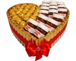 Coffret de chocolats de Luxe en forme de cœur avec Ferrero Rocher, Merci et Mini Nutella — Saint-Valentin - Fête des Mères