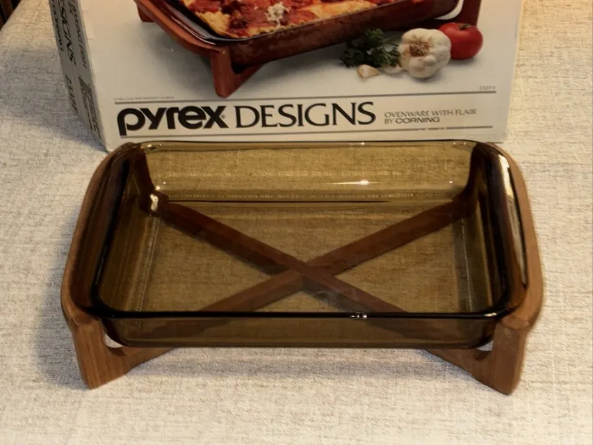 Pyrex Designs 3qt Oblong Baking Dish In Wooden Server 1986 NEW In Box BEAUTIFUL