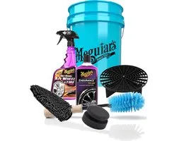 Meguiar's Ultime velg en banden reinigings set bestaand uit; Meguiars Wasemmer 19 Ltr met Grit Guard Grit, 710 ml Hot Rims & Wheels cleaner, Tyre Care Endurance High Gloss 473 ml met pad. Meguiars Wheel Brush, Nuke Guys WashMitt grijs,