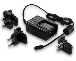 MILLENNIUM 5V DC Power Supply - De adapter speciaal voor MILLENNIUM schaakcomputers met kunststof behuizing. Inclusief wisselopzetstukken voor EU, VK en VS