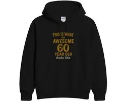 Sweat à capuche 60 ans – THIS IS WHAT an AWESOME 60 YEAR OLD looks like – Tenue d'anniversaire – Sweat à capuche unisexe pour femmes et hommes – Cadeau original