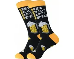 Bier Sokken met Pul Bier en Grappige Tekst: Brew Enjoy Empty Repeat - Leuk voor Bierdrinken en Bierbrouwer - Maat 37-43