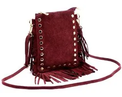 Bordeaux Suède Schoudertas Fringe & Studs - Boho Suede Schoudertassen - Franjes en Gouden Studs - Trendy Tasjes - Bordeaux