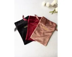 Gepersonaliseerde luxe gift bag - custom made - cadeauverpakking met naam - geschenkverpakking - drawstring velvet bag - sustainable - recycled - wedding gifts - bridesmaids - kerst - luxe kado
