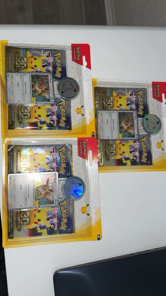 Pokémon JCC lot 30e anniversaire, coffrets et boosters promo