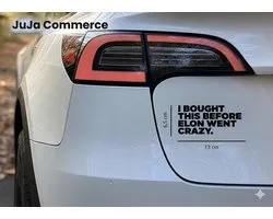 JuJa Commerce® Zwarte Grappige Autosticker “I Bought This Before Elon Went Crazy” – Waterdicht & Weerbestendig – Tesla / Humor Sticker Auto, Laptop & Koffer (13 x 6,5 cm)