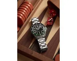 Timex Waterbury Heritage Automatic GMT Montre Automatique Mécanique Boîtier Noir et Argent: 100% Acier Inoxydable | Bracelet: 100% Acier Inoxydable 41.5 mm TW2Y60600AJ, TW2Y60800AJ