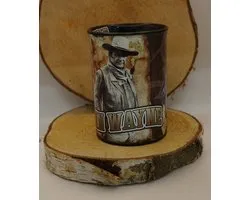 Mok John Wayne oor van mok revolver - Beker John Wayne - John Wayne Officially licensed product - John Wayne cadeau artikelen - ohn Wayne koffie mok - John Wayne drinkbeker - Cowboy mok - Mok van een western ster - cadeau voor John Wayne fan