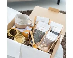 Lottea Giftbox Super Deluxe 'Hiep Hiep Hoera' - cadeau verjaardag vrouw, verjaardag cadeau vriendin, theebox, thee cadeau, theepakket, thee pakket, thee cadeaupakket, cadeau verjaardag mama, cadeaupakket, geschenkset, cadeaupakket vrouw