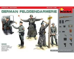 MiniArt Modelbouwpakket Militaire voertuigen - 35315 Duitse Feldgendarmerie WWII - Speciale Editie - 5 Figuren met Wapens Plastic - 1:35 - Modelbouw