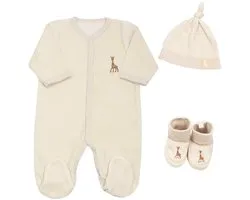 Sophie de Giraf Ensemble de naissance Sophie la girafe Velours Beige – Pyjama bébé, Bonnet & Chaussons 0M (50 cm) – Doux Velours – Unisexe – Ouverture avant confortable – Ensemble cadeau de luxe