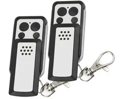 Un lot de deux télécommandes de contrôle d'accès, fréquence 433,92 MHz – adaptées aux systèmes Avidsen et Extel – piles 3V CR2 incluses – peut commander jusqu'à 10 appareils.