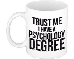 Trust me Psychology degree kado koffiemok - drinkbeker - Psychologie geslaagd - afstudeer cadeau - verjaardag