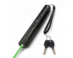 Stylo laser vert Tech Essentials- Classe II - Rechargeable - Piles et chargeur inclus - Verrouillable | Pointeur - Gadget - Lumières