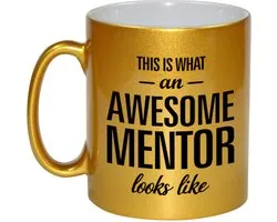 This is what an awesome mentor looks like tekst cadeau mok / beker - goud - 330 ml - juffen / meester dag kado