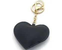 Gemakkelijk om erbij te hebben, deze lieve, leuke en kussenzachte sleutelhanger in een mooie kleur. Handig voor aan de tas, sleutelbos, of om op te hangen als decoratie. Koop deze sleutelhanger voor jezelf of geef hem bijvoorbeeld cadeau.