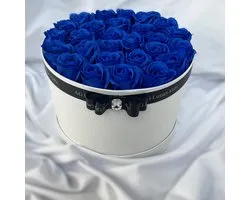 AG Luxurygifts flowerbox - rozen box - luxe - cadeau- wit - blauw - soap roses