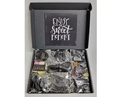 Drop Box - | Box met 9 verschillende populaire dropsoorten en Mystery Card 'Enjoy the Sweet Moment' met geheime boodschap | Verrassingsbox | Snoepbox