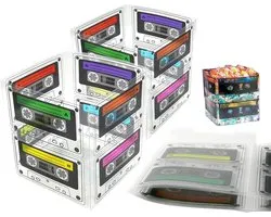 8 Stuks - Retro Snack Bakjes - Herbruikbare Cassette Tafel Decoratie - 80s en 90s Party Tafel Bakjes - PVC Materialen - Vintage Cassette Ontwerp - Feestdecoratie voor Hip-Hop en Muziek Themafeesten - Lichtgewicht en Herbruikbaar - 14x14x15 cm