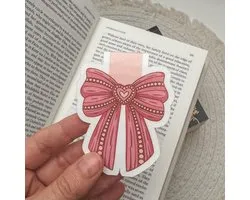 Nook and Note – Magnetische Boekenlegger “Pink Bow” – Hartvormig Strikontwerp – Handgemaakt