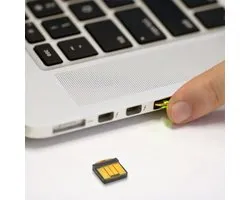 Yubico YubiKey 5 Nano Zwart/goud