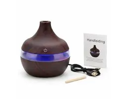 Aroma Cool Mist Diffuser 150ml - Ultrasone Vernevelaar - Etherische Olie Verstuiver - Aromadiffuser - Bevochtiger - Air/Lucht - Aroma Therapie - Verdamper - Geur Verspreider - Luchtbevochtiger - Sfeervolle LED Verlichting - Hout Look