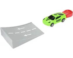 Turbo Racers tirant une voiture de rallye avec rampe