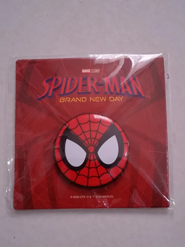 Marvel Pin/Badge Spider-Man Brand New Day rouge sous licence officielle 2026