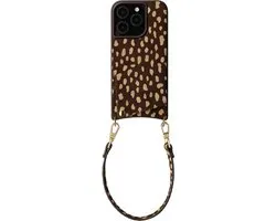 Coque Selencia - Compatible avec Apple iPhone 15 Pro - Coque arrière en cuir véritable avec porte-cartes - Fawn Chic