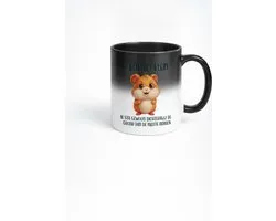 Grappige Mok met Tekst 'Ik Ben Niet Klein, Ik Sta Gewoon Dichterbij De Grond' – Hamster – Magische Mok Zwart – Cadeau Vriendin Collega – Keramiek 330 ml