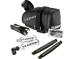 Lezyne M-Caddy CO2 Kit - Praktisch zadeltasje met complete CO2-kit - Twin Speed ​​Drive CO2 inflator, twee 16g CO2-bussen, een RAP 6 multitool en Matrix Levers Bandenlichters - 130x60x80 mm - 0.6 Liter - Nylon - Zwart