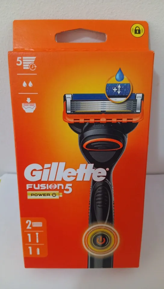 Gillette FUSION5 Power Rasoio Con 2 Ricambi (Offerta)