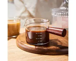 Dailygoods- Maatbeker Dubbele Tuiten - Espresso Maatbeker - Temperatuurbestendig Glas - Houten Handvat - Hoogwaardig Borosilicaatglas - Duurzaam en Schokbestendig - Meetbeker