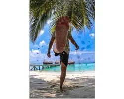 WallClassics - Poster (Matte) - Man with Foot on Beach - 40x60 cm Photo sur Papier Poster d'aspect Mat