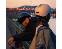 Casque de vélo CRNK Tango - Skateboard, Rollers en ligne - Léger - 290 grammes - Fermeture magnétique - Taille M - Couleur Zwart
