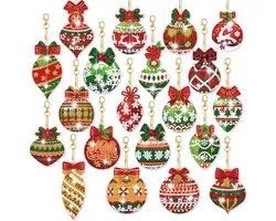 Kerst Diamond Painting Sleutelhangers Set - 20 Stuks - Dubbelzijdige Kerstbal Hangers - met Strass Steentjes - Complete DIY Diamond Art Kit met Tools & Kettingen - Rood/Groen