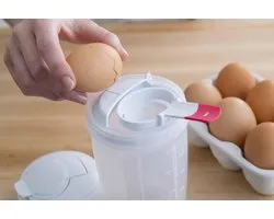 BlenderBottle Whiskware | Eiermixer | Inhoud 0.59 Liter | De mooiste omelet! Met ingebouwde eigeel scheider. Geen rommel en nooit morsen.