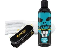 VooDoo Ride Leather Balm, kit de nettoyage pour cuir composé de ; 200 ml Baume pour Cuir, Brosse, chiffon de nettoyage 40x40 cm. Maintenant avec une casquette VooDoo Ride gratuite d'une valeur de 14,95 €
