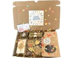 Verjaardag thee brievenbus cadeau - nougat - chocolade - honing - theezeefje