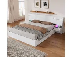 MODFU Cadre de lit 180x200 cm – MDF Blanc – Avec haut-parleur Bluetooth, LED et 2 tables de chevet – USB-A et USB-C – Incl. Sommier à lattes – Max. 272 kg – High-tech pour chambre moderne