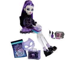 Mattel Monster High Self-Scare Secrets - Spectra Vondergeist Modepop met 13 realistische accessoires