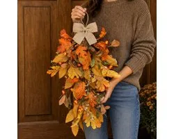 Ulisem - Décoration murale de fleurs artificielles de feuilles d'érable d'automne - Couronne de porte - Avec citrouille et baies - Pour Halloween et Thanksgiving - Pour l'intérieur et l'extérieur