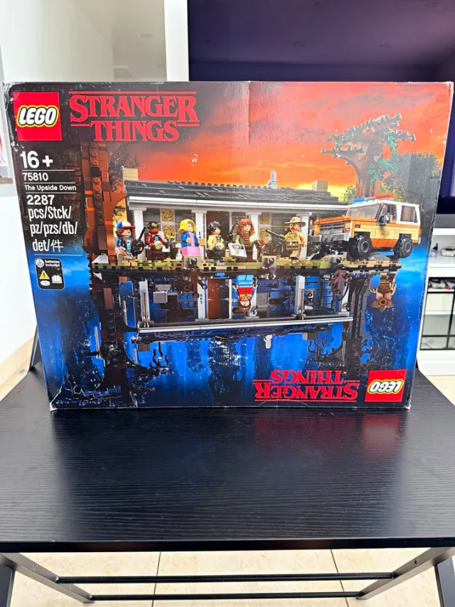 LEGO Stranger Things The Upside Down 75810 Light Brick 2287pcs 16+
