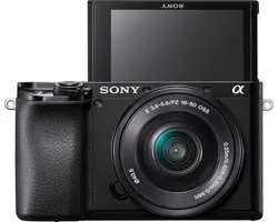 Sony A6100 + E PZ 16-50mm f/3.5-5.6 OSS - Zwart