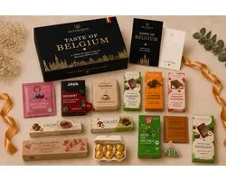 Luxe cadeaubox met Belgische lekkernijen – Chocolade, koffie & thee – Gepersonaliseerde wenskaart – Moodbox Gifts – Taste of Belgium Box Prestige