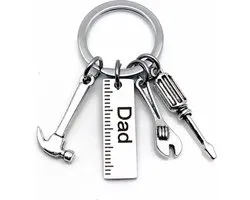 CHPN - Sleutelhanger - Daddy - Dad - Sleutelhanger voor vaderdag - Cadeau voor vader - Liniaal - Baco - Schroevendraaier - Bedeltjes - Bedel sleutelhanger - Meetlat
